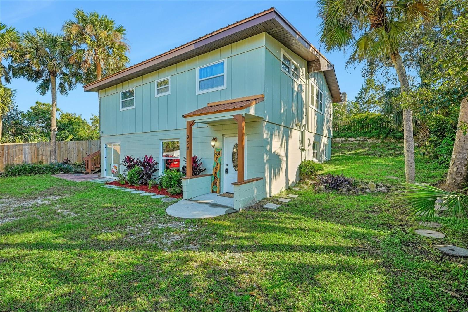 934 N Halifax Ave, FL
