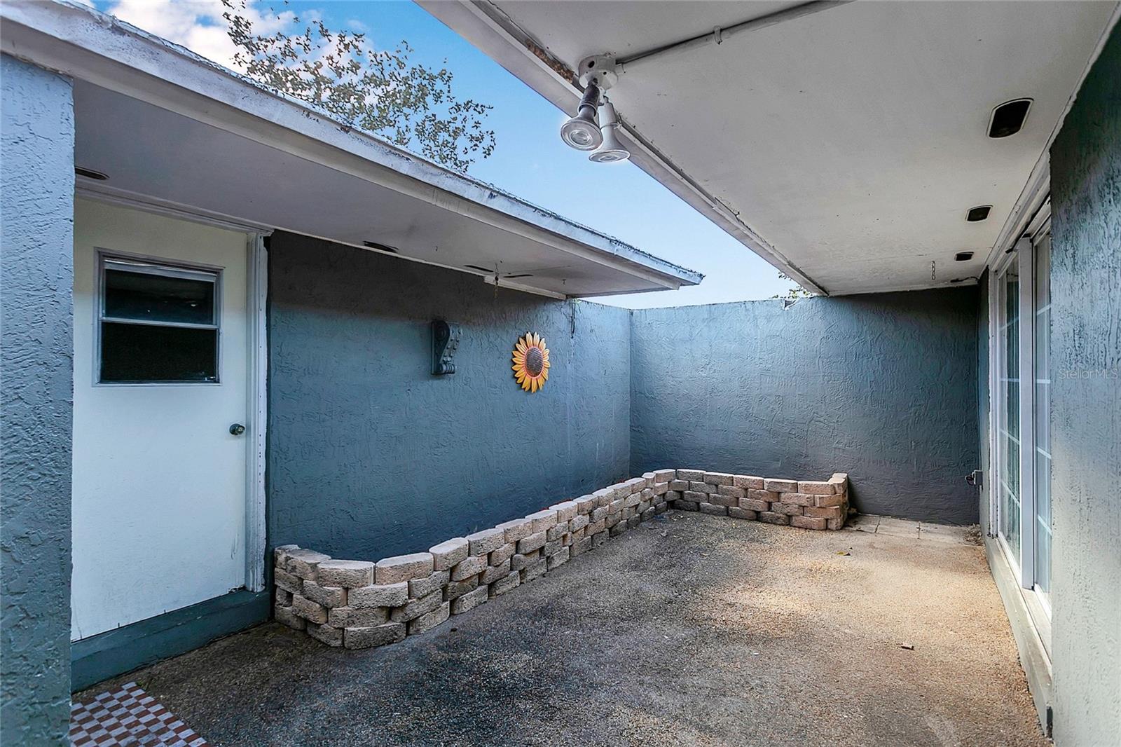 561 Orange Street, FL