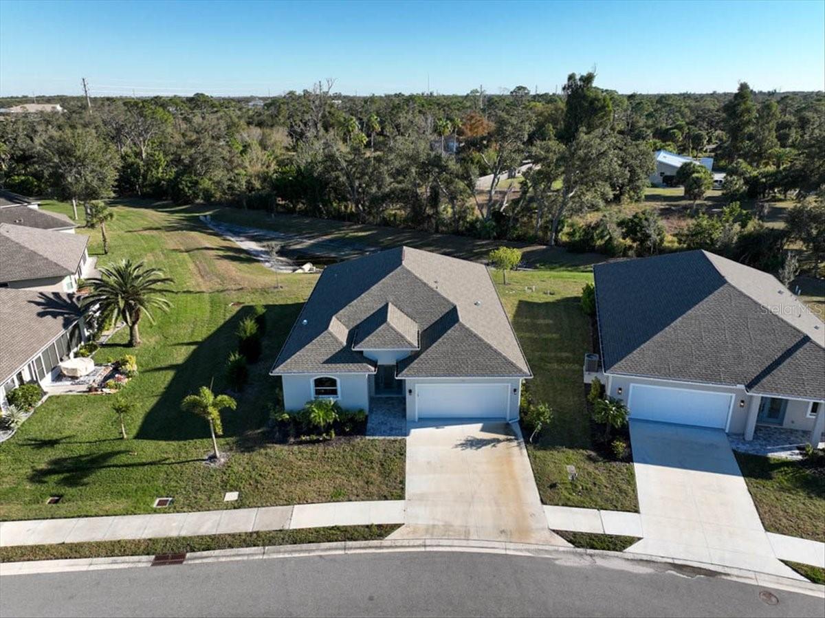 725 Redbud Court, FL
