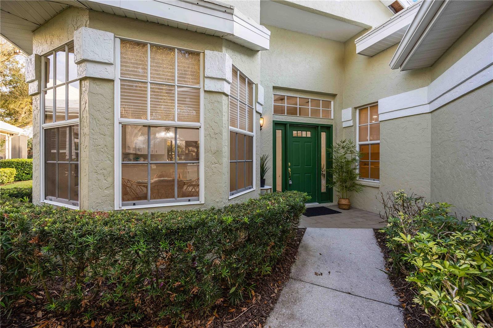 547 Fallbrook Drive, FL