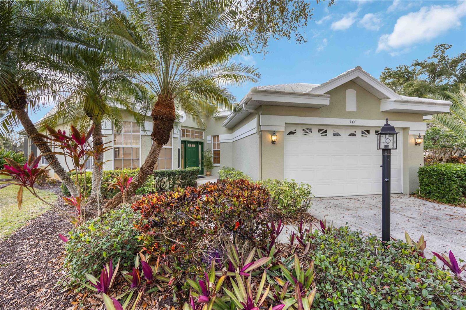547 Fallbrook Drive, FL