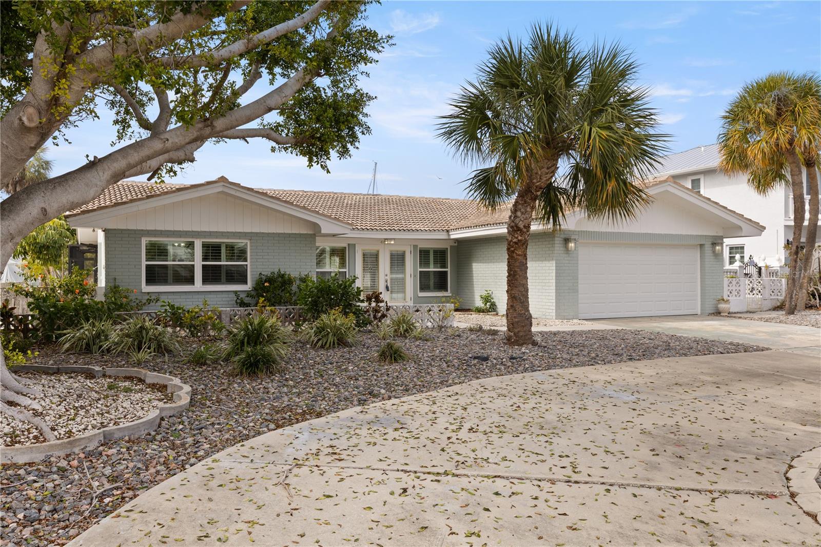 404 4th Ave N, FL