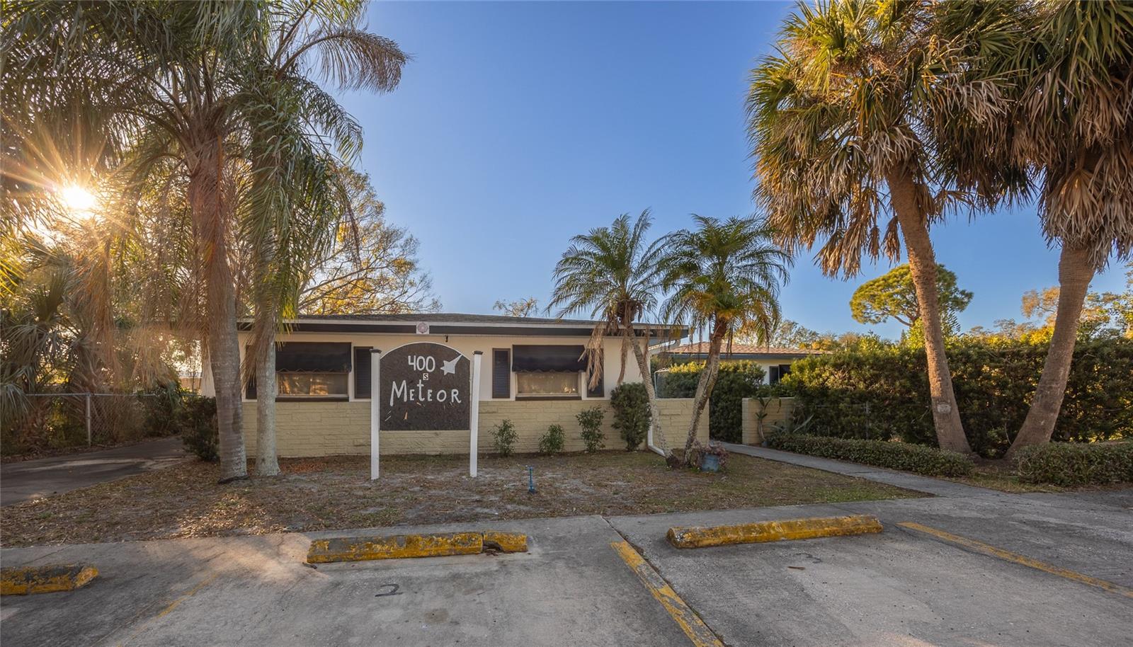 400 Meteor Avenue, FL