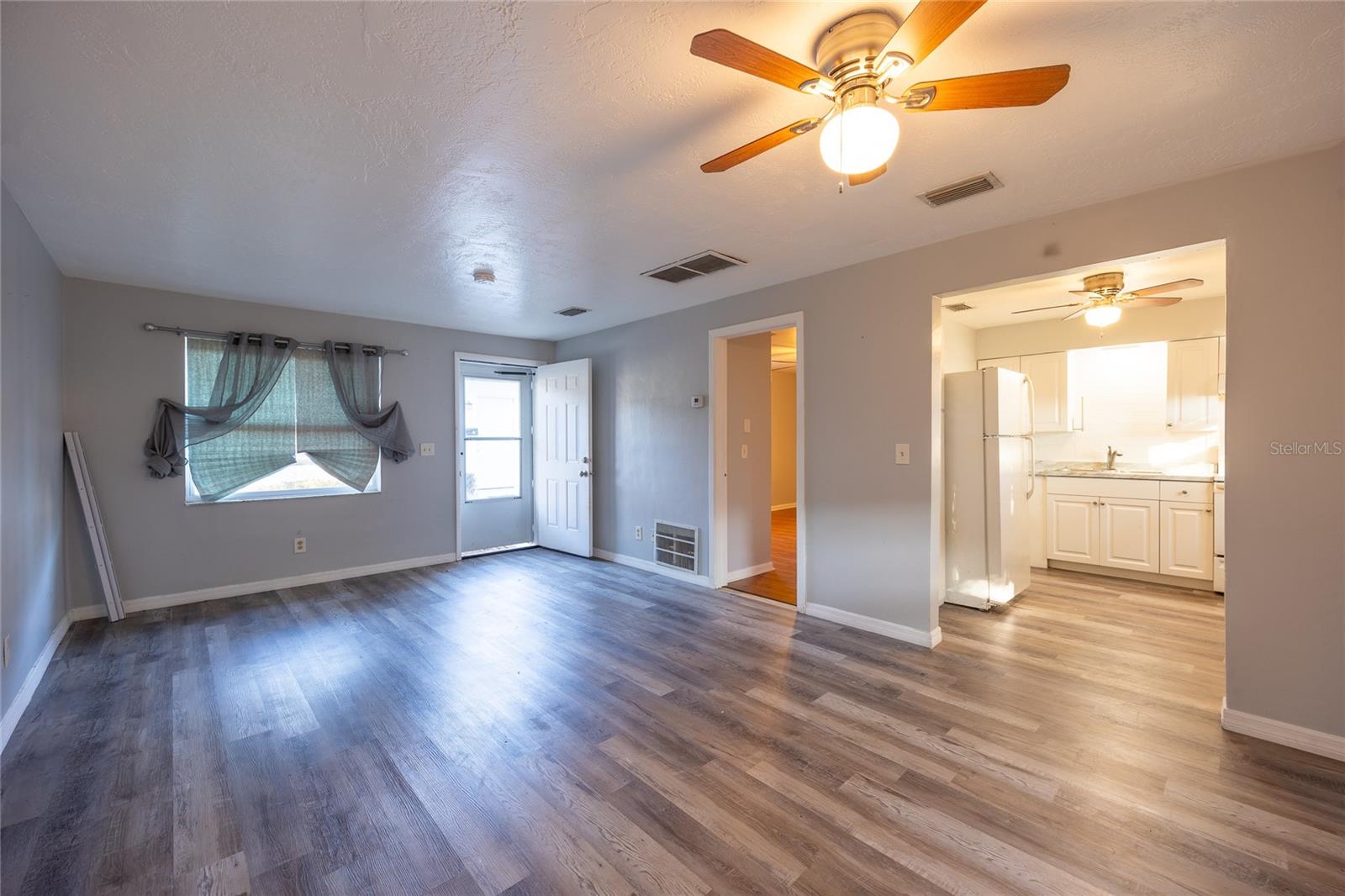 400 Meteor Avenue, FL