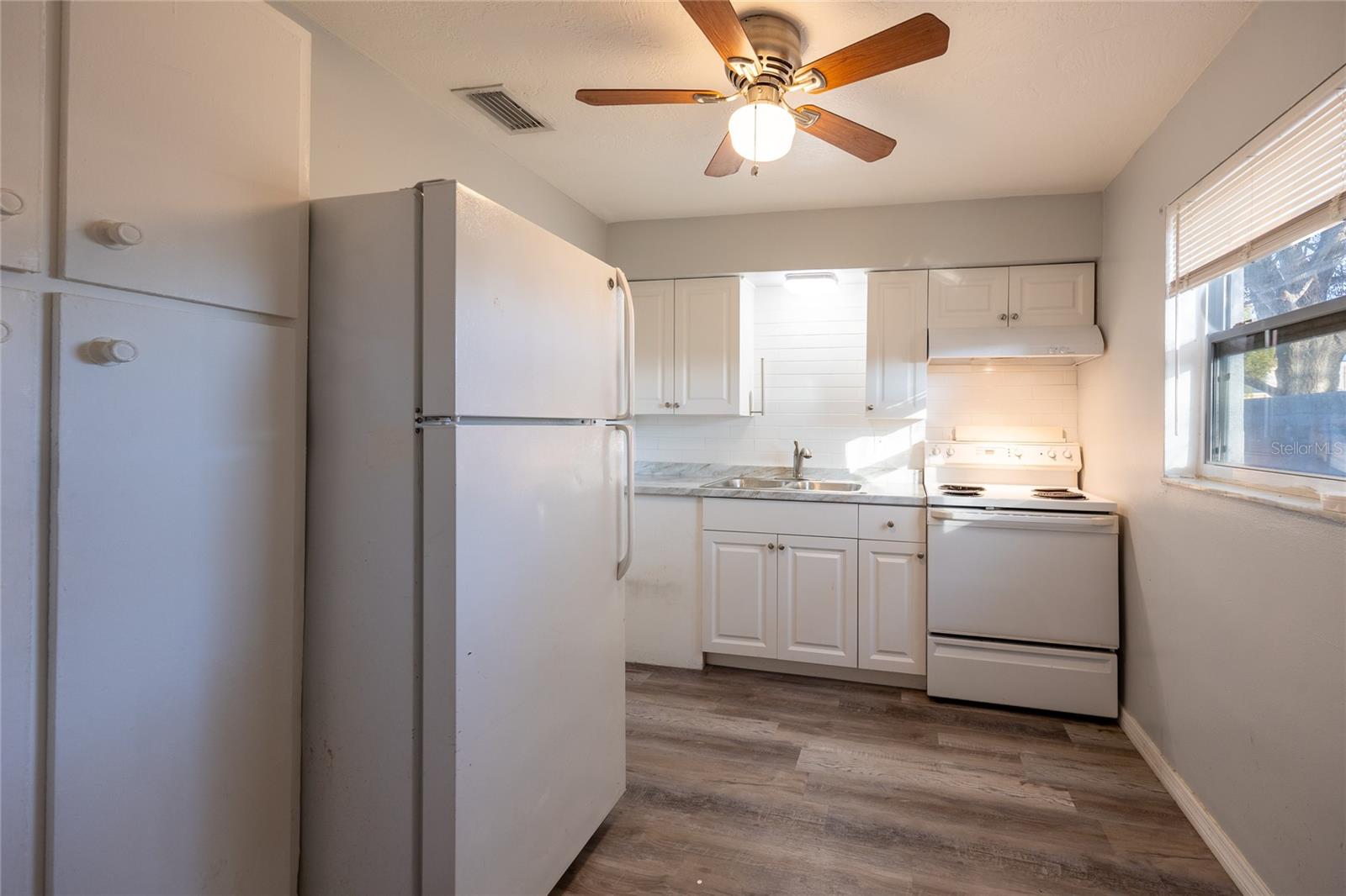 400 Meteor Avenue, FL