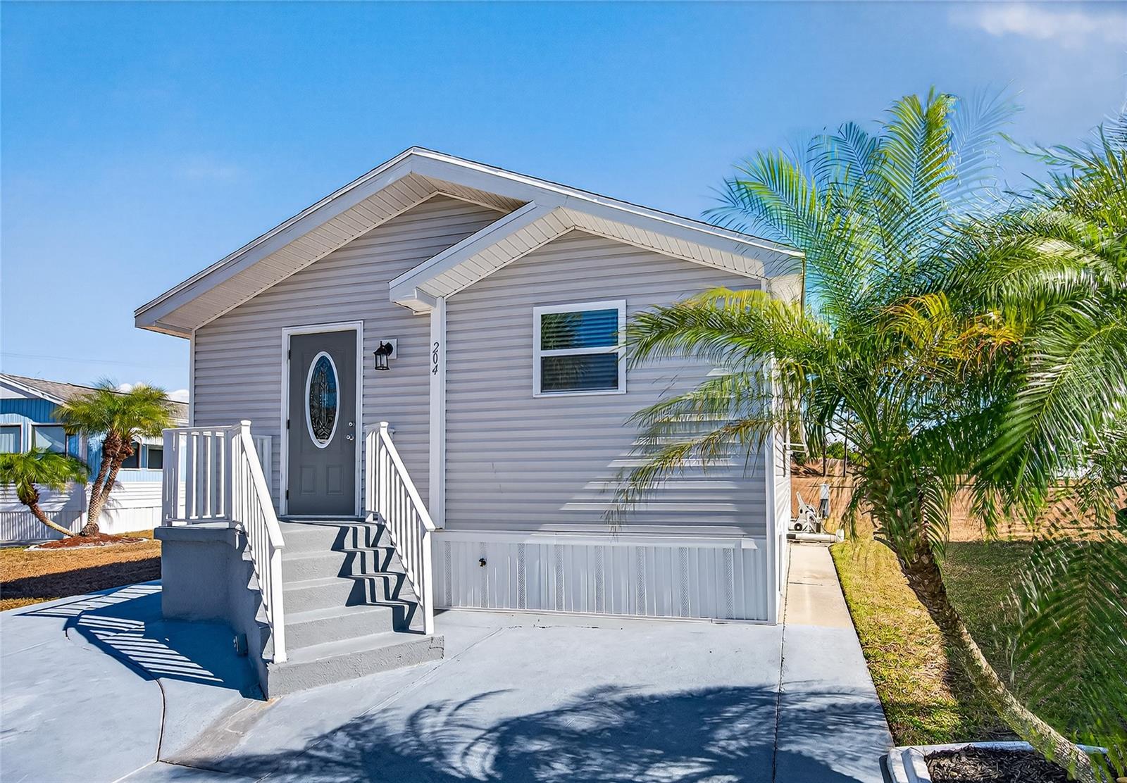 204 Crown Point Dr, FL