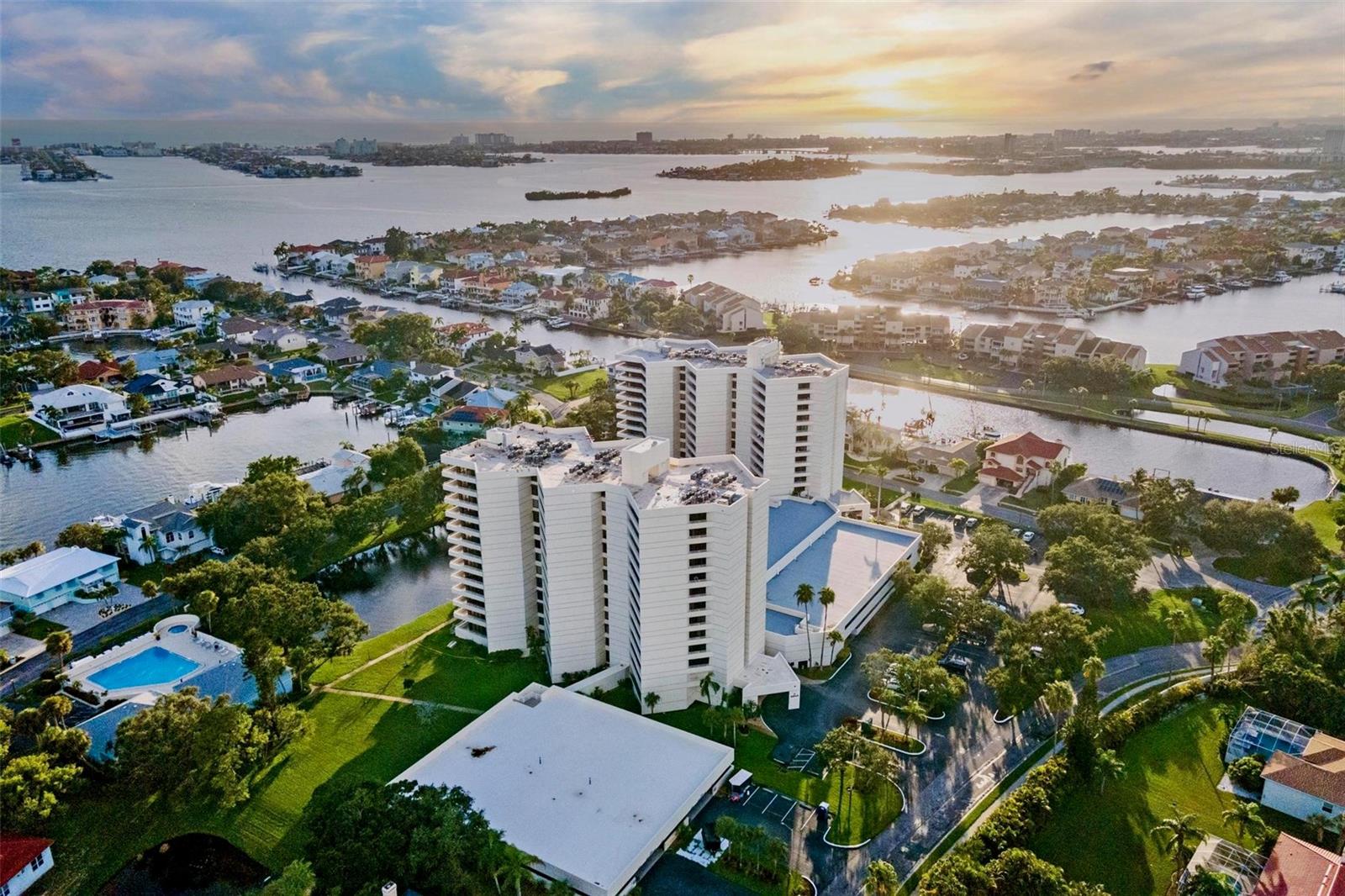 5950 Pelican Bay Plz S #2a, FL