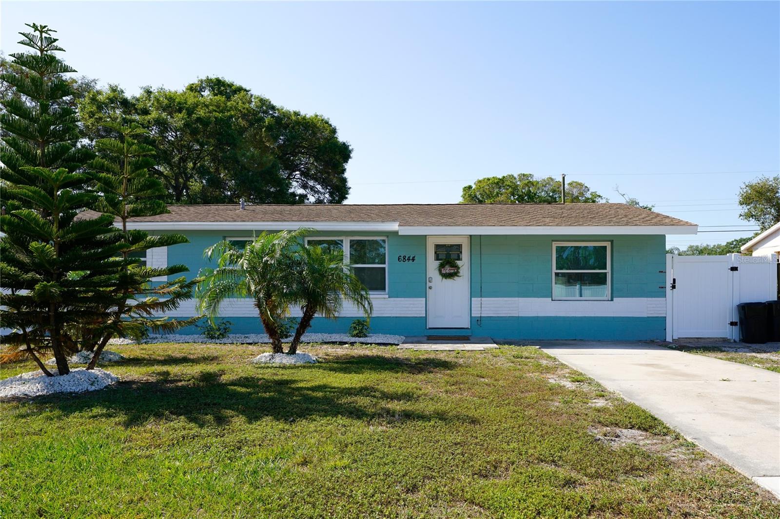 6844 82nd Ave N, FL