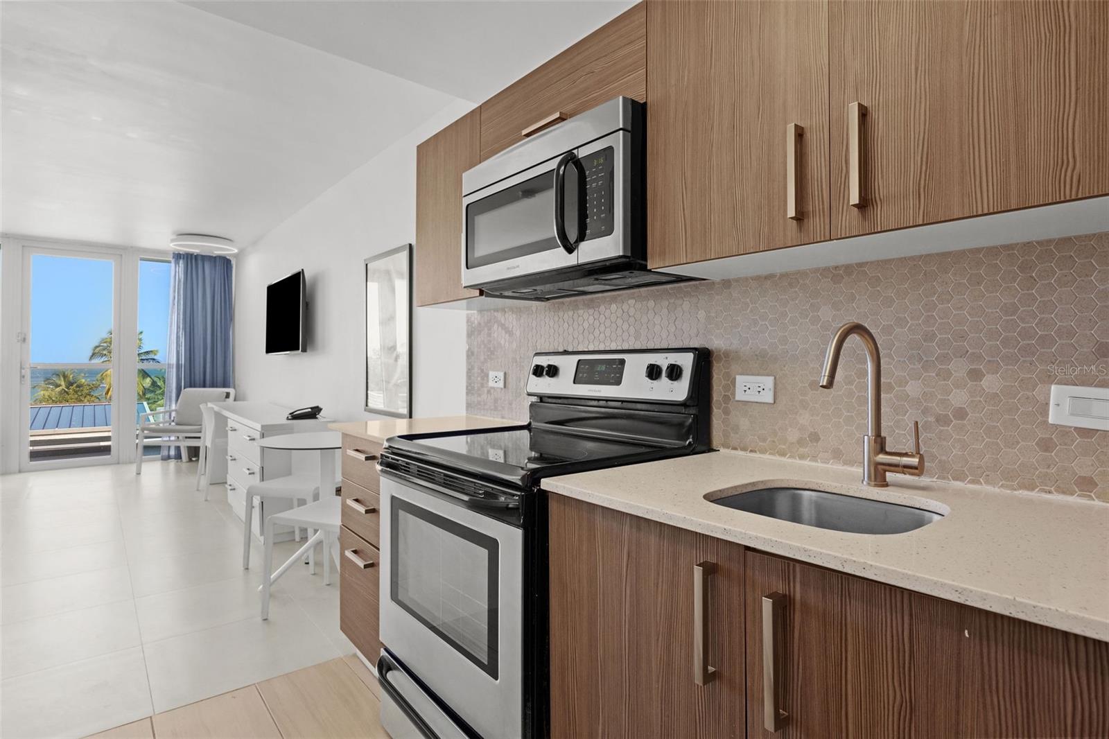 6165 Isla Verde Ave., PR