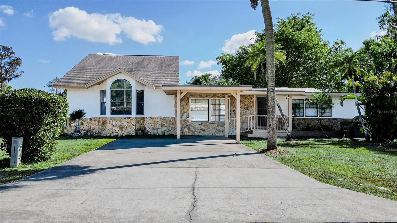 599 Carolina Ave, FL