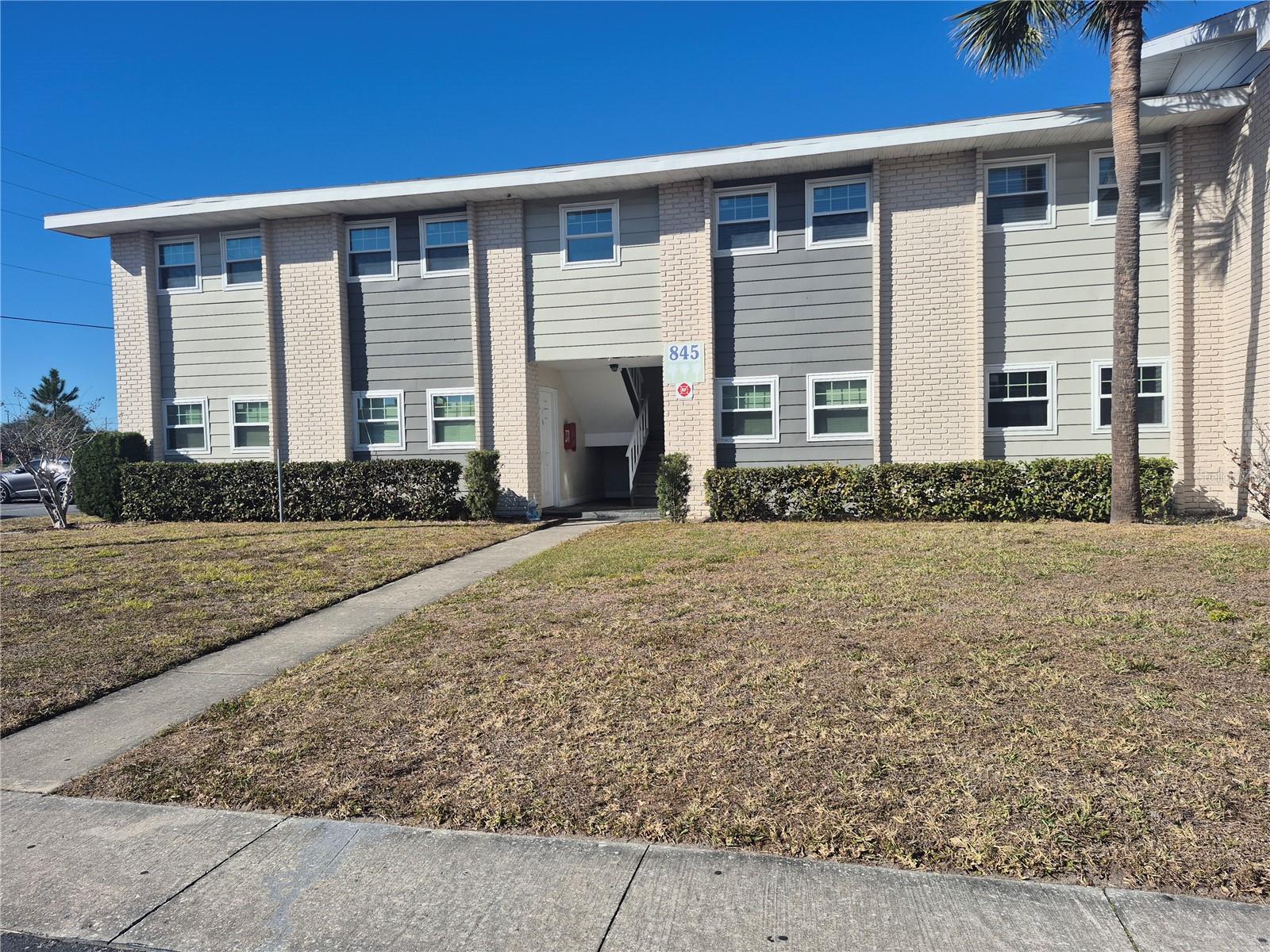 845 Sky Lake Circle, FL