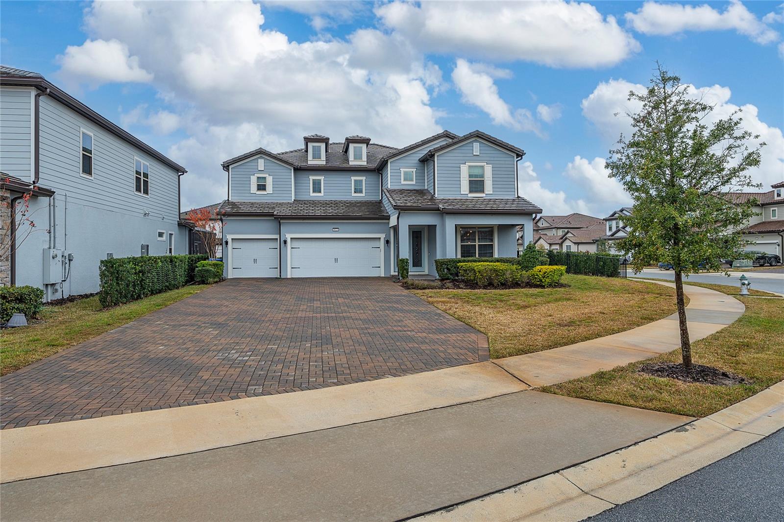 8024 Leaf Grove Circle Circle, FL