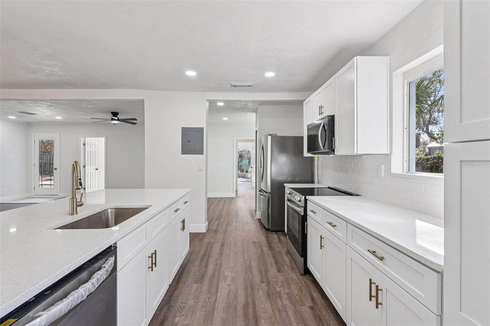 6709 Hill Top Road, FL