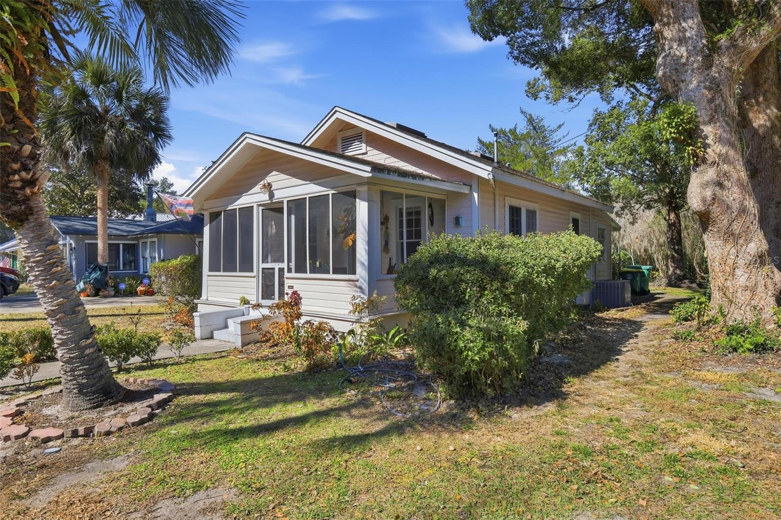 319 University Avenue, FL