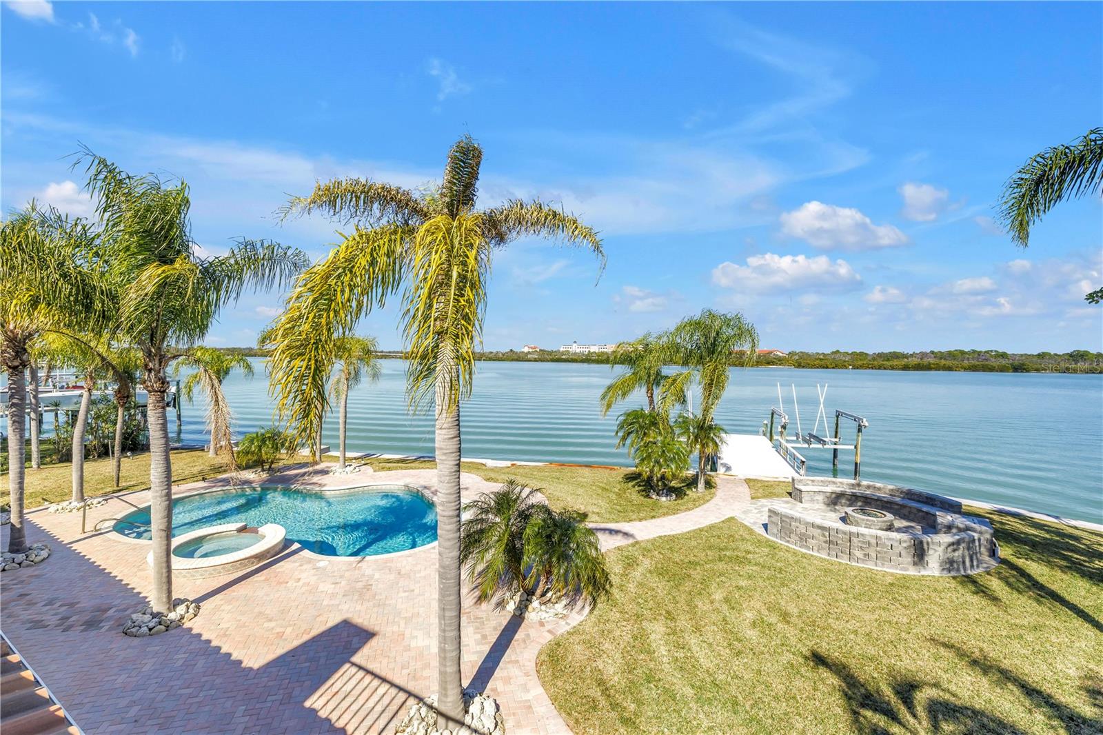 583 Crystal Drive, FL