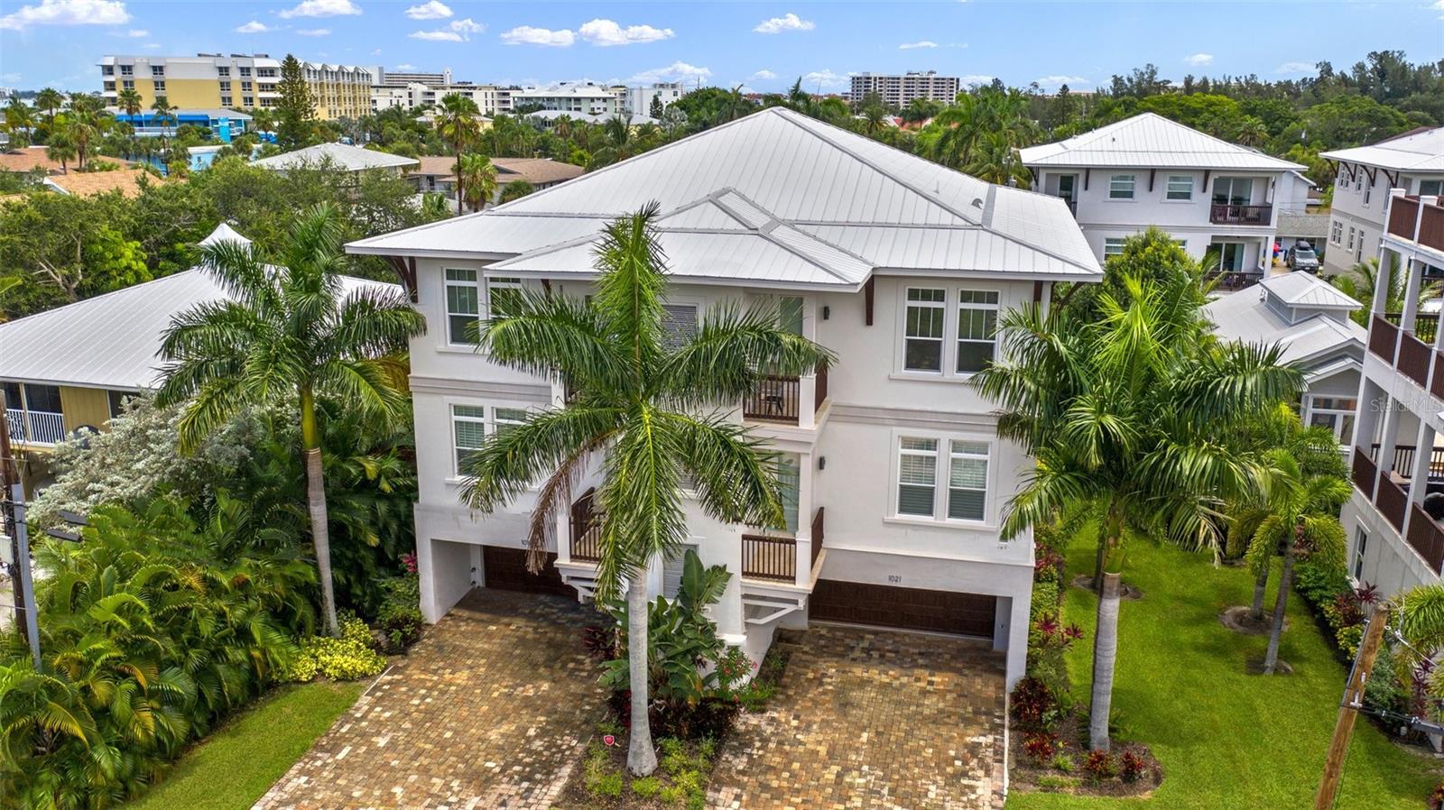 1021 Crescent St, FL