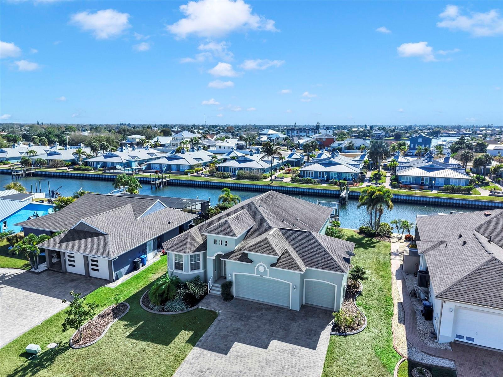 916 Spindle Palm Way, FL