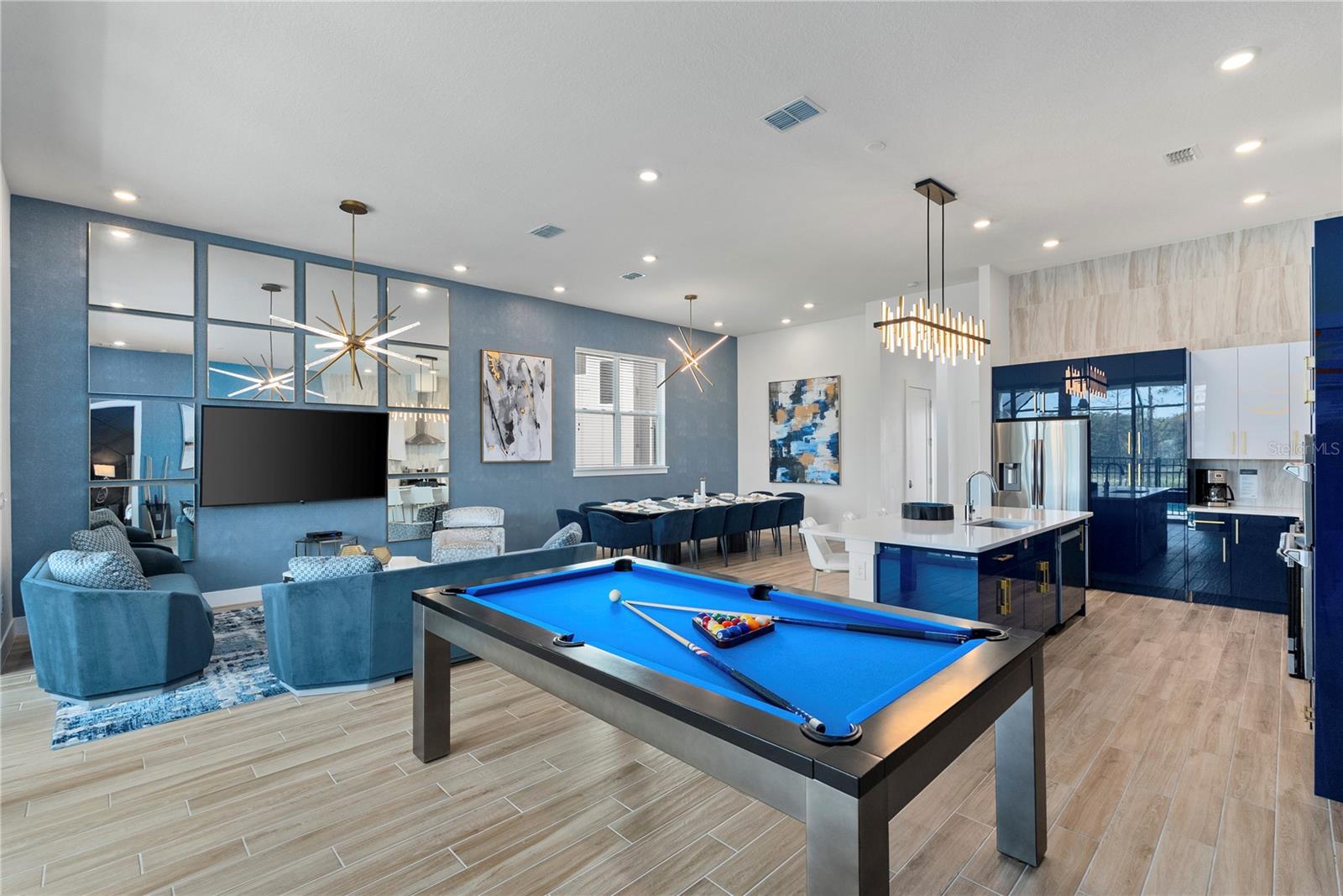 2121 Pine Oak Loop, FL
