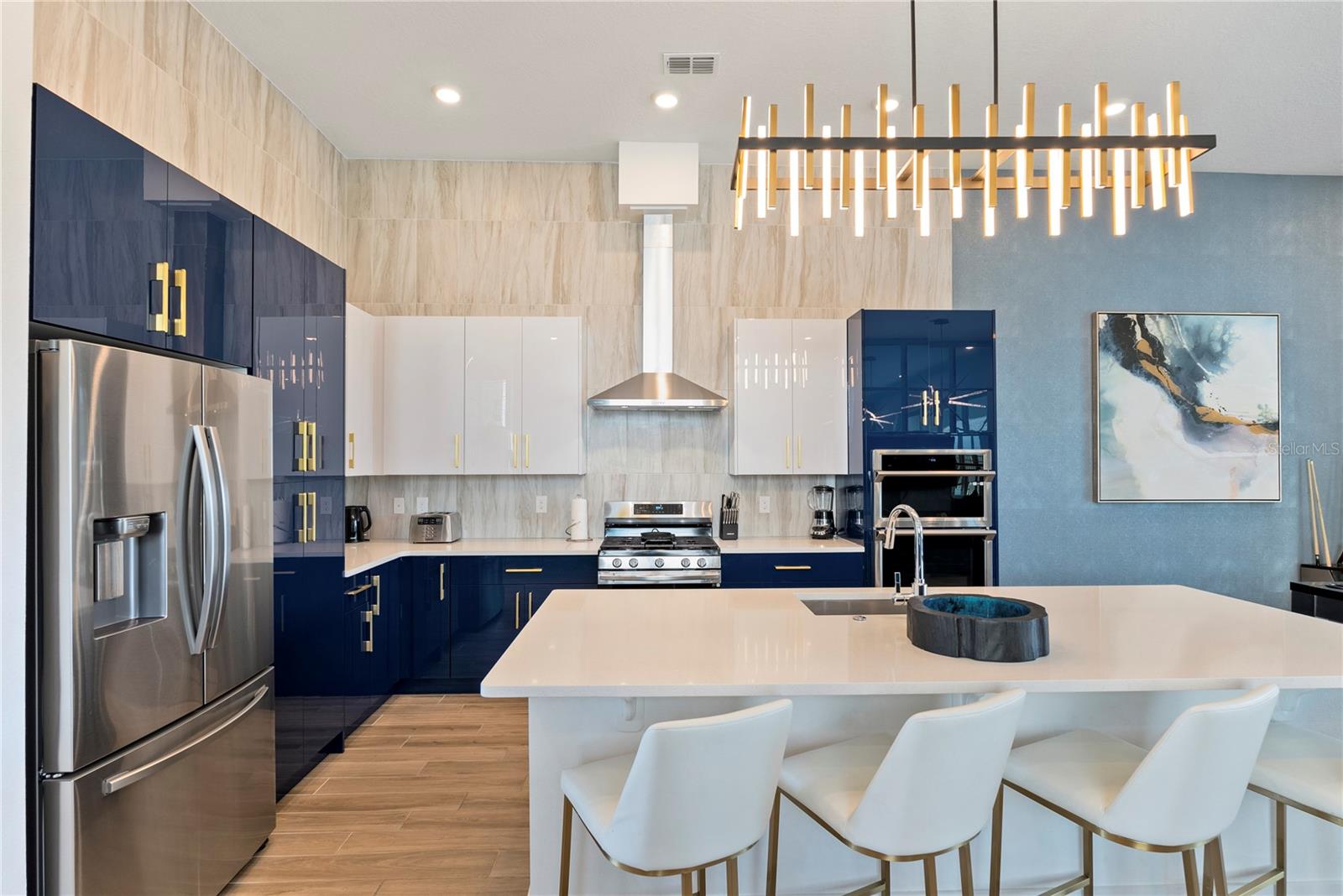 2121 Pine Oak Loop, FL