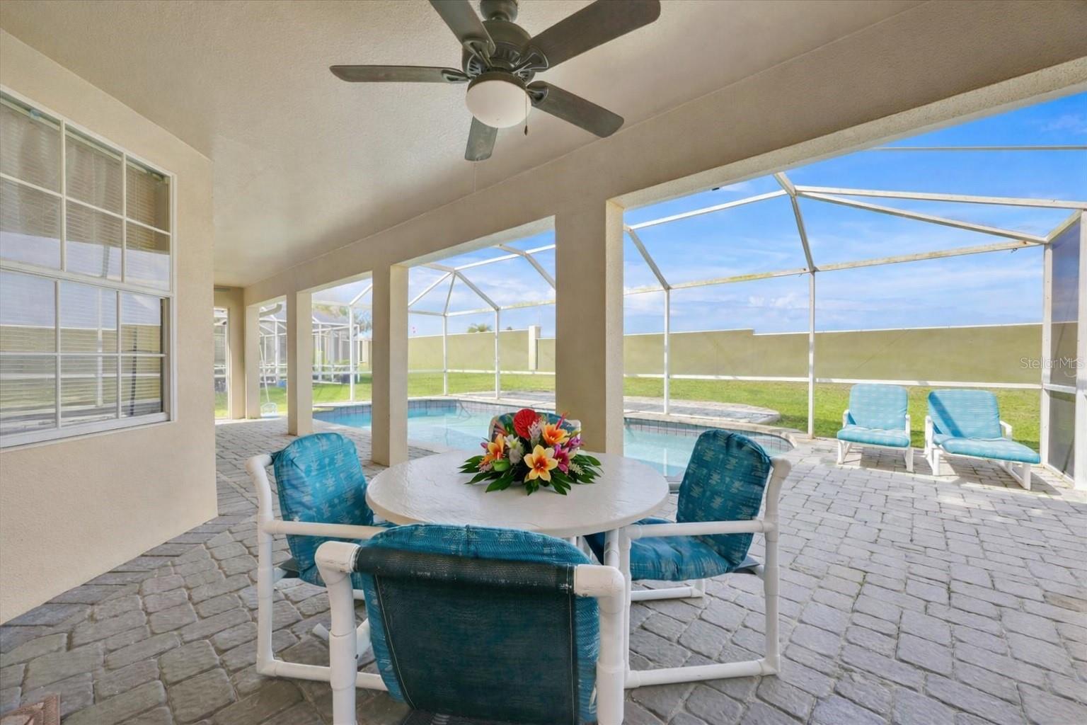 210 Vista Loop, FL