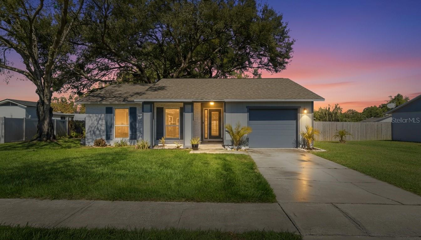 404 King Louis Court, FL