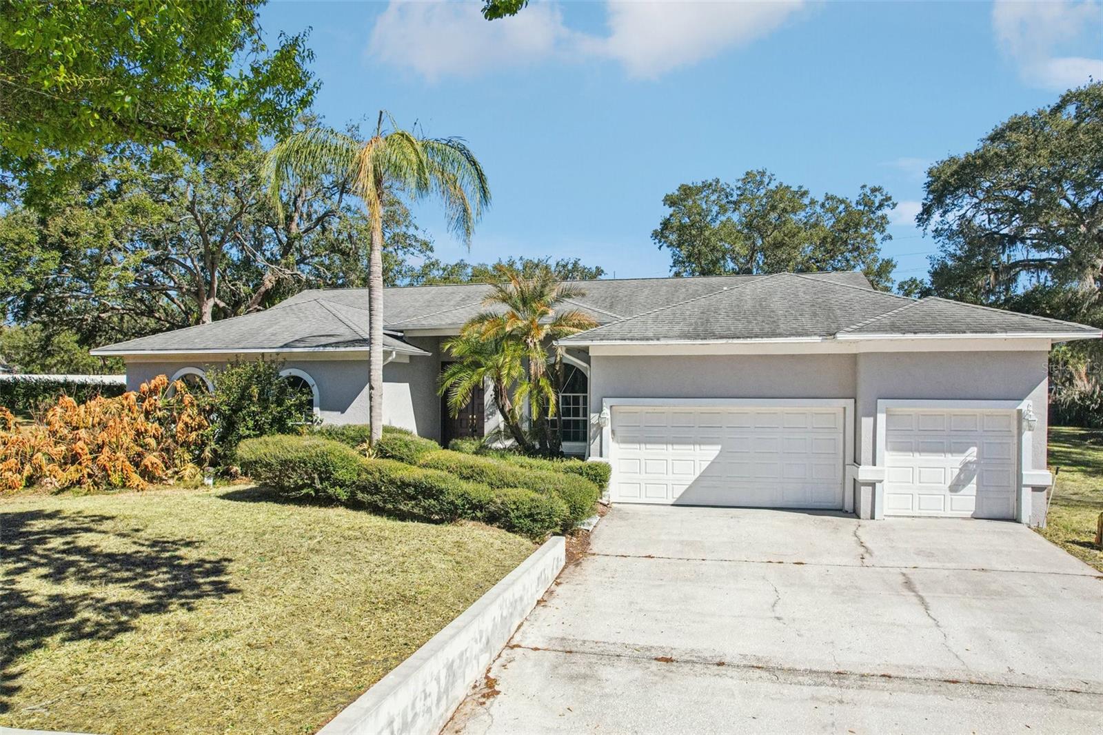 918 Academy Dr, FL