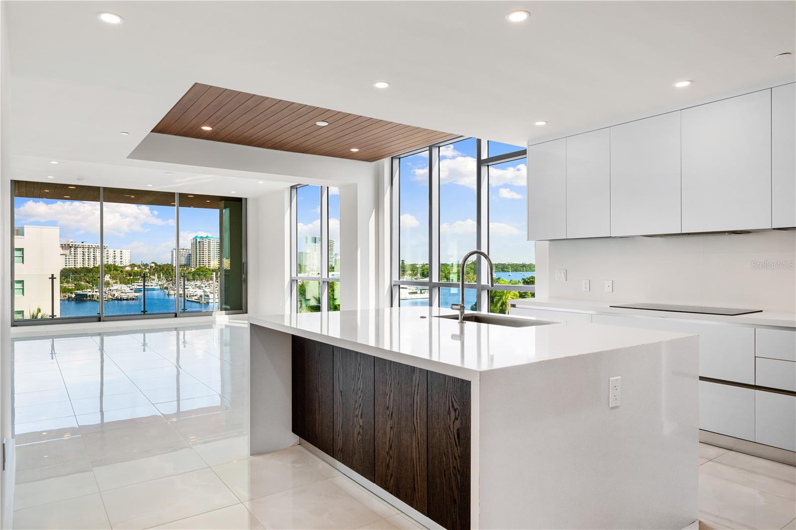 111 Golden Gate, FL