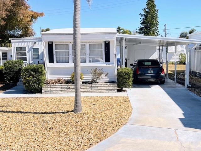 821 Turf, FL