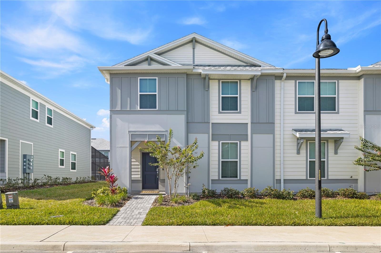 1277 Blue Island Dr, FL