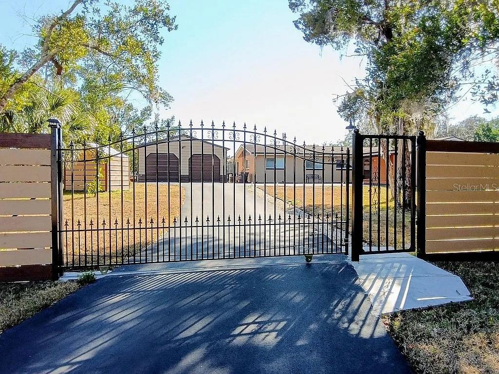 758 Buffalo Rd, FL