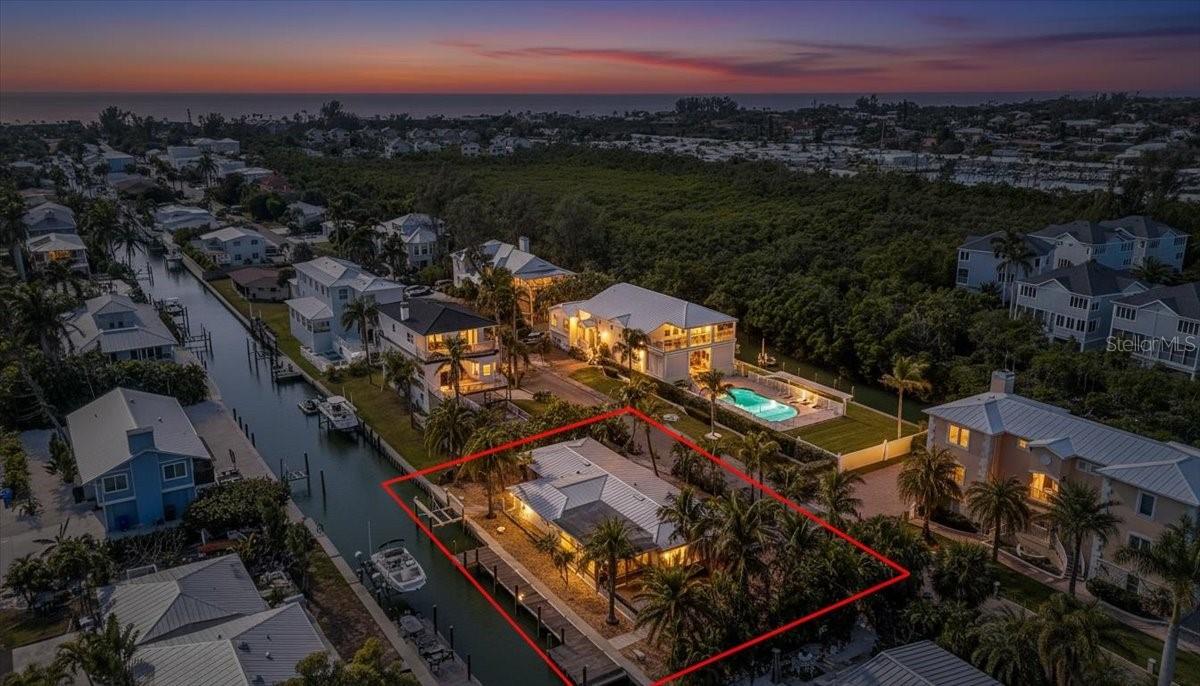 834 Jungle Queen Way, FL