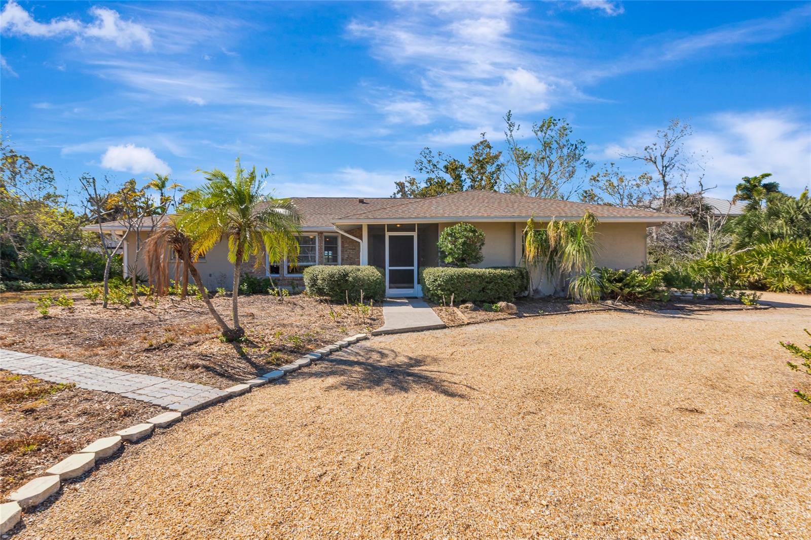 950 Oxford Drive, FL