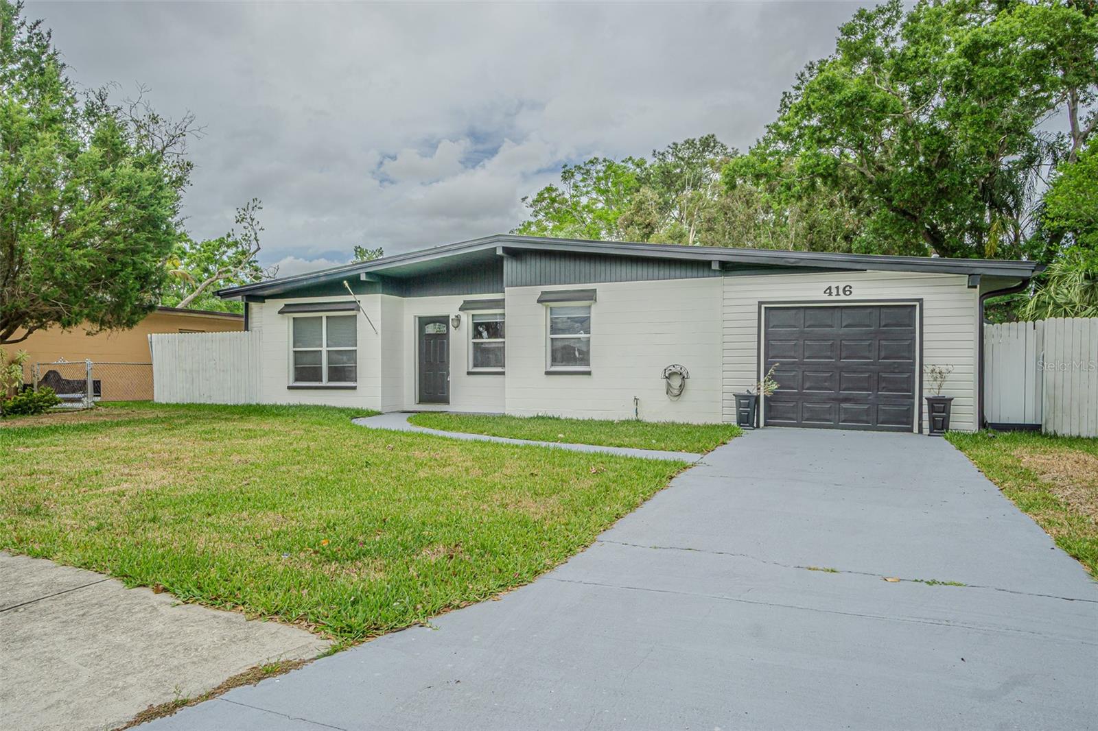 416 Country Club Drive, FL