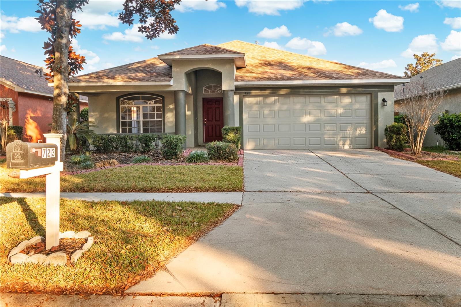 723 Erik Lake Rd, FL