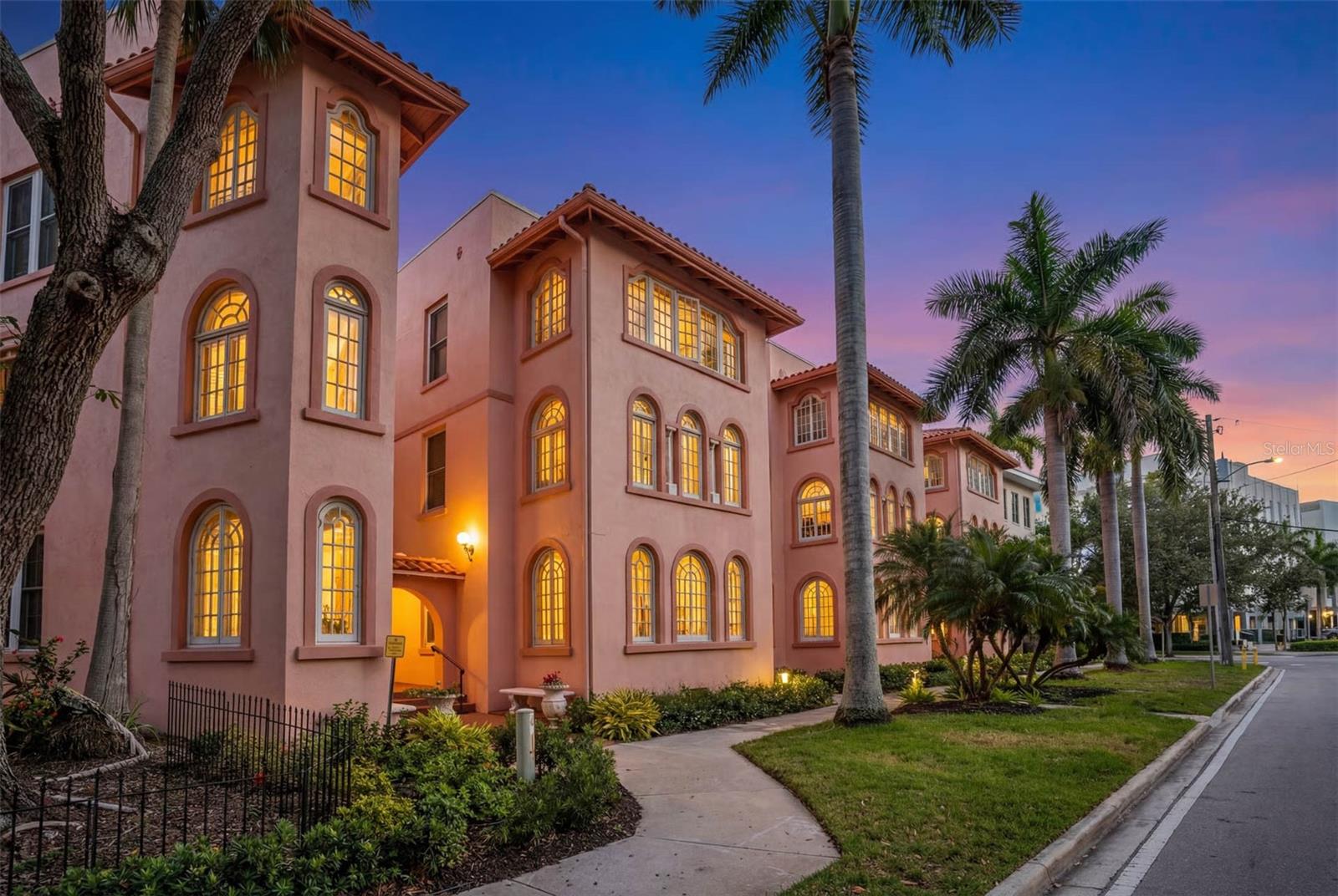 1221 Palm Avenue, FL