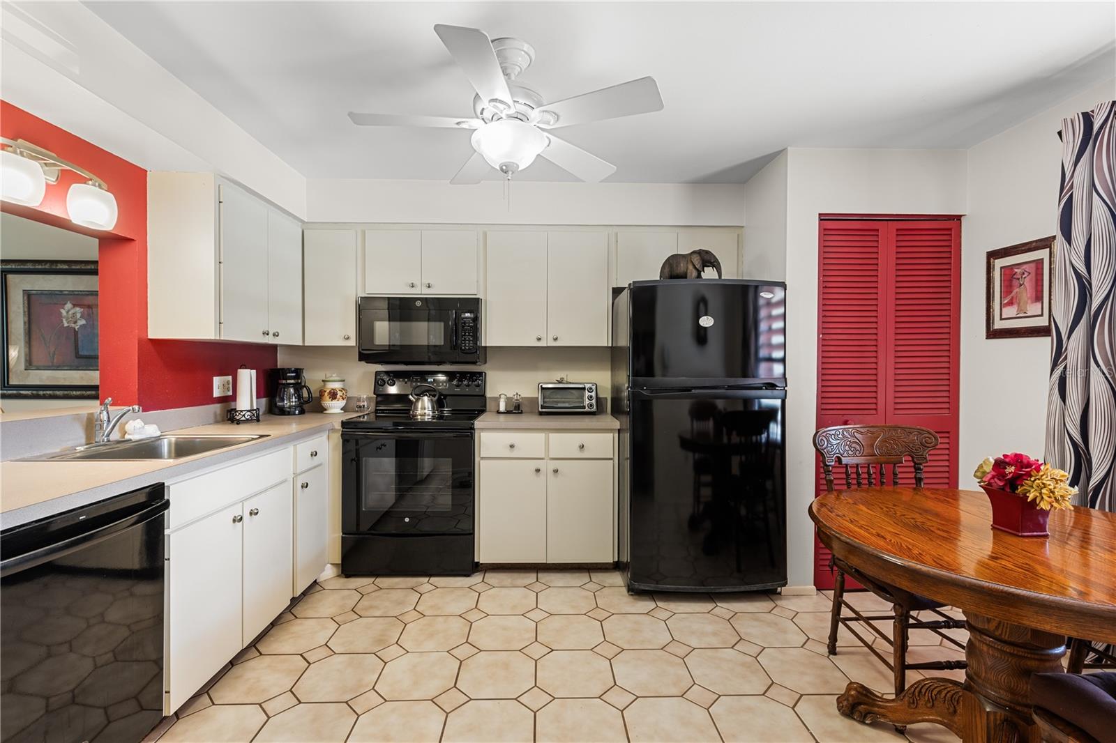 530 Spring Lakes Boulevard, FL