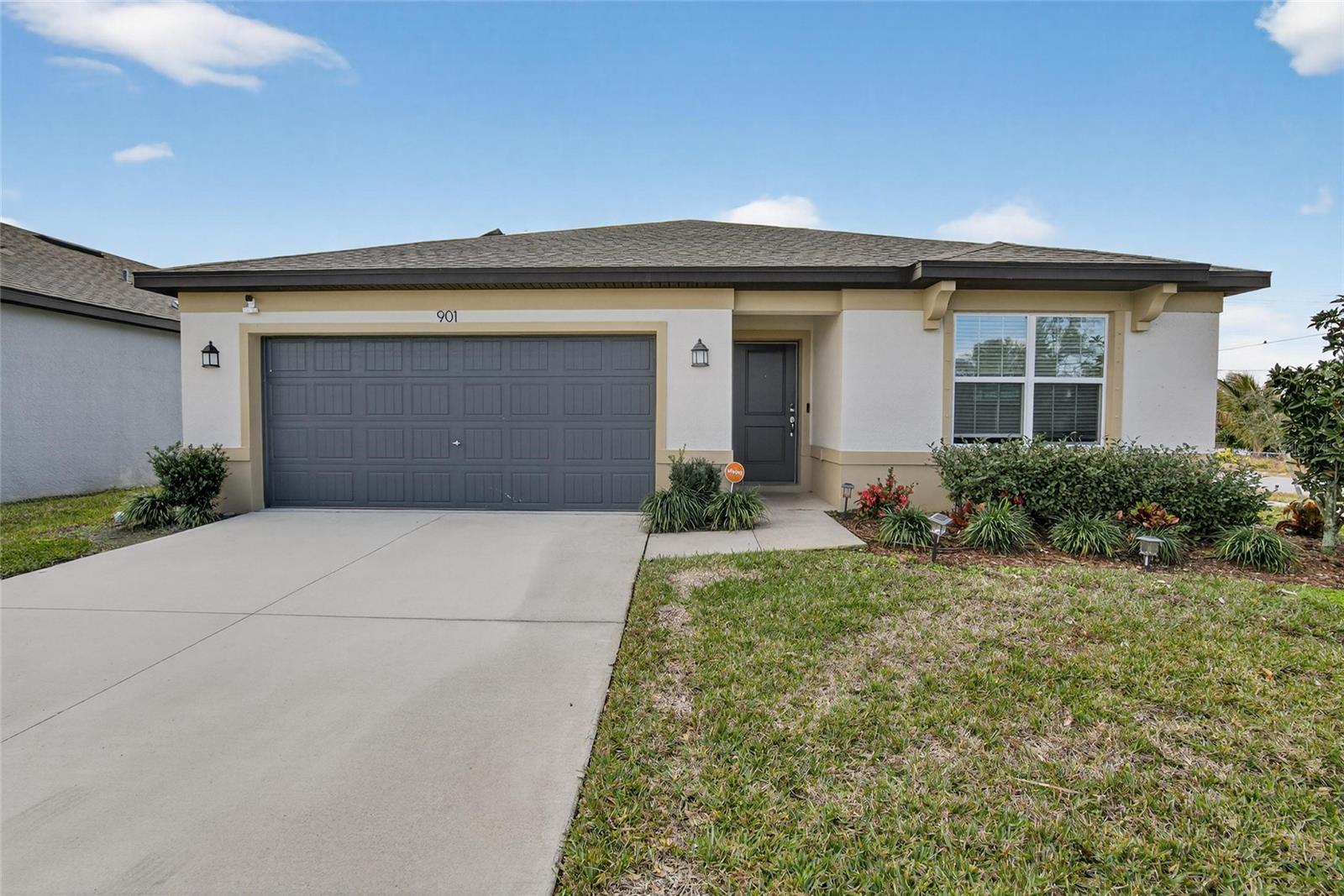 901 Golden Shiner Avenue, FL