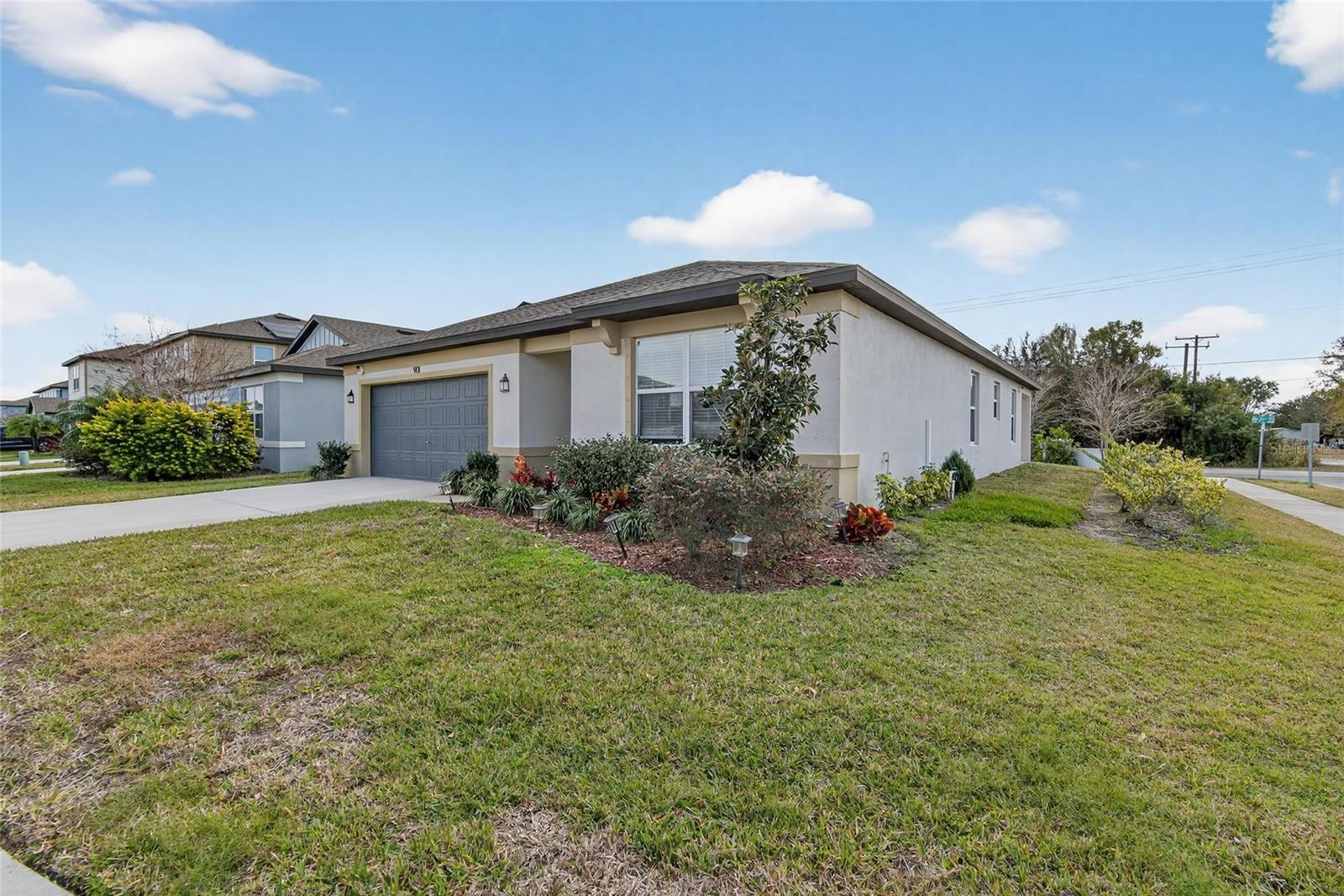 901 Golden Shiner Avenue, FL