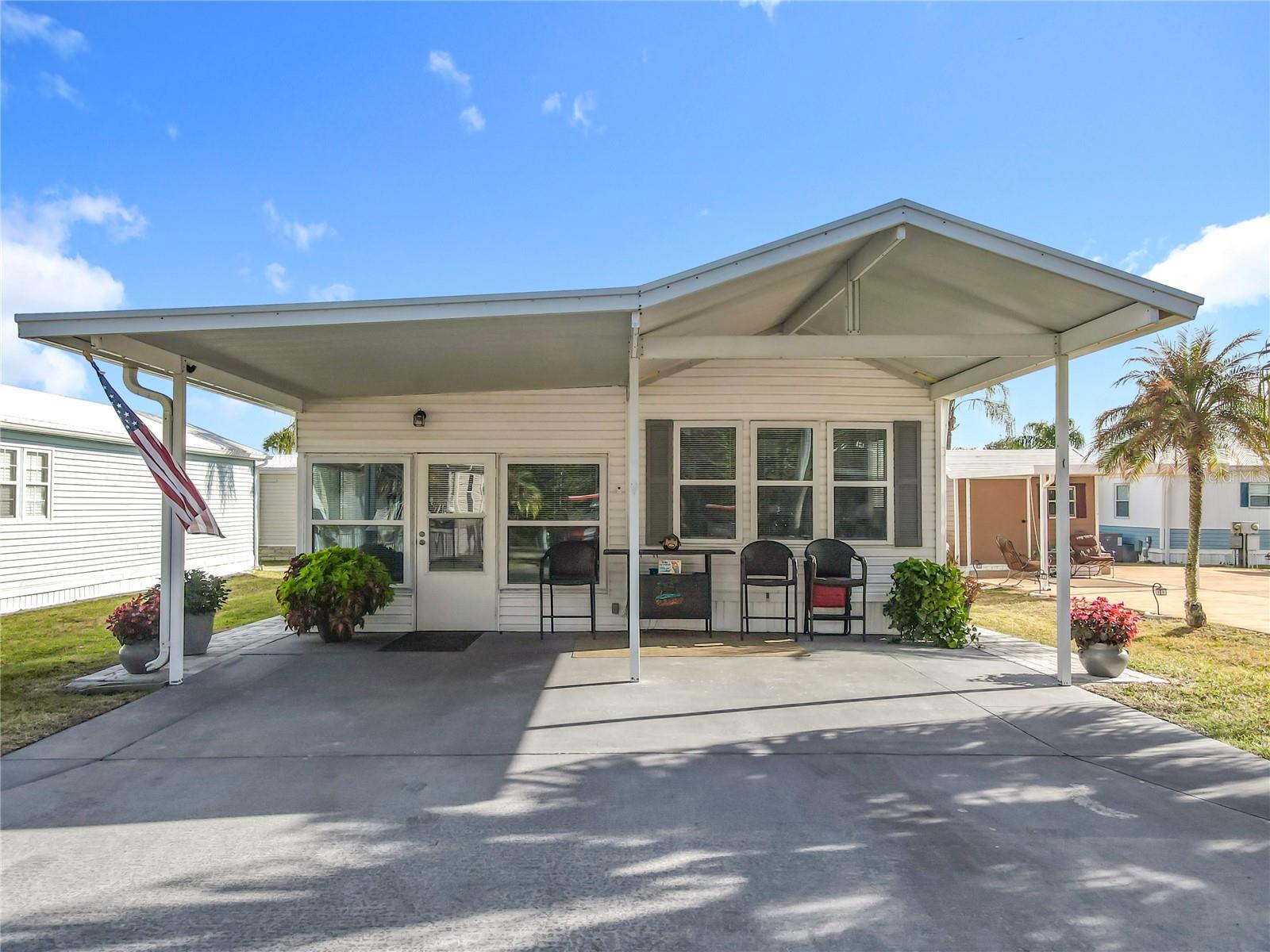 446 Pine Loop, FL
