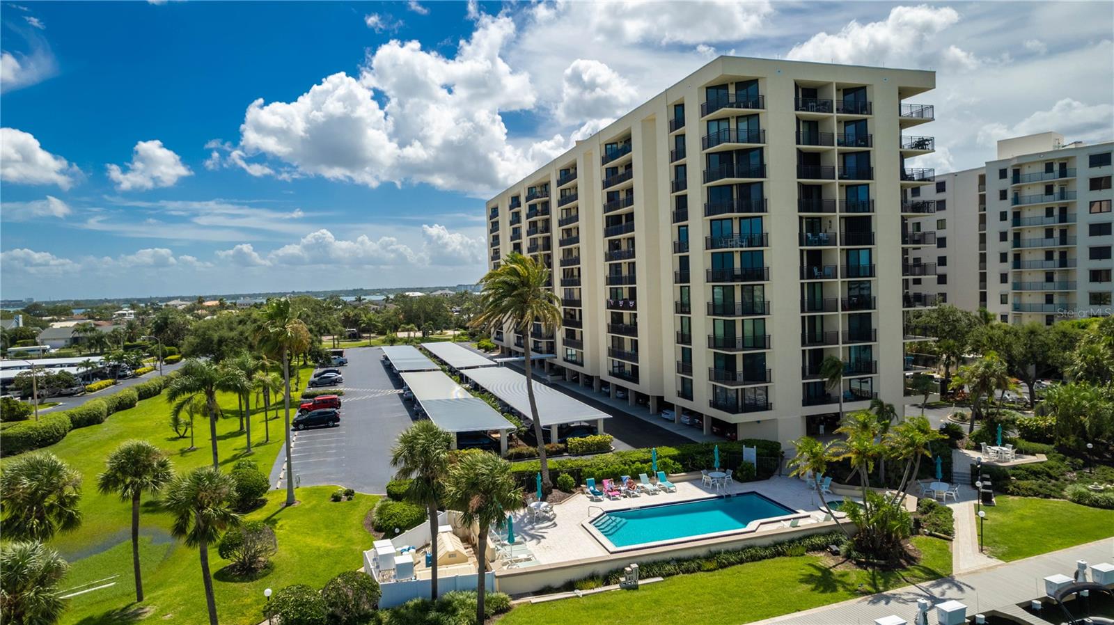 690 Island Way #1005, FL