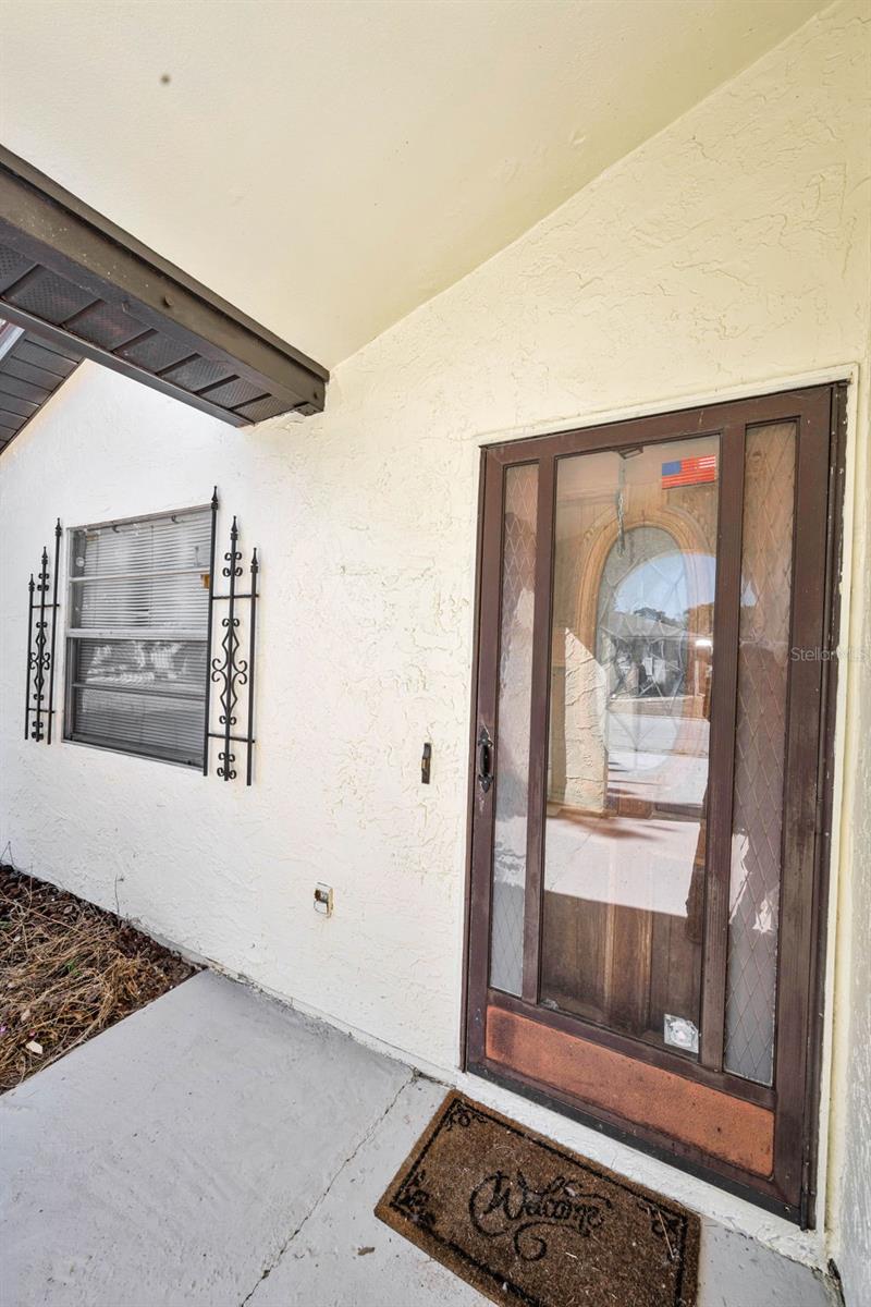 12813 Kellywood Circle, FL