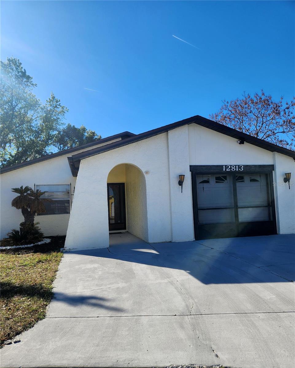 12813 Kellywood Circle, FL