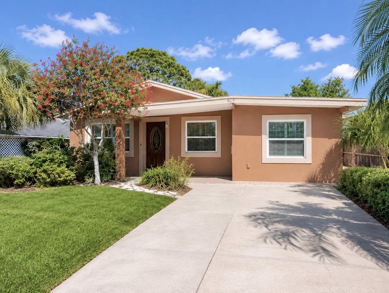 619 Garland St N, FL