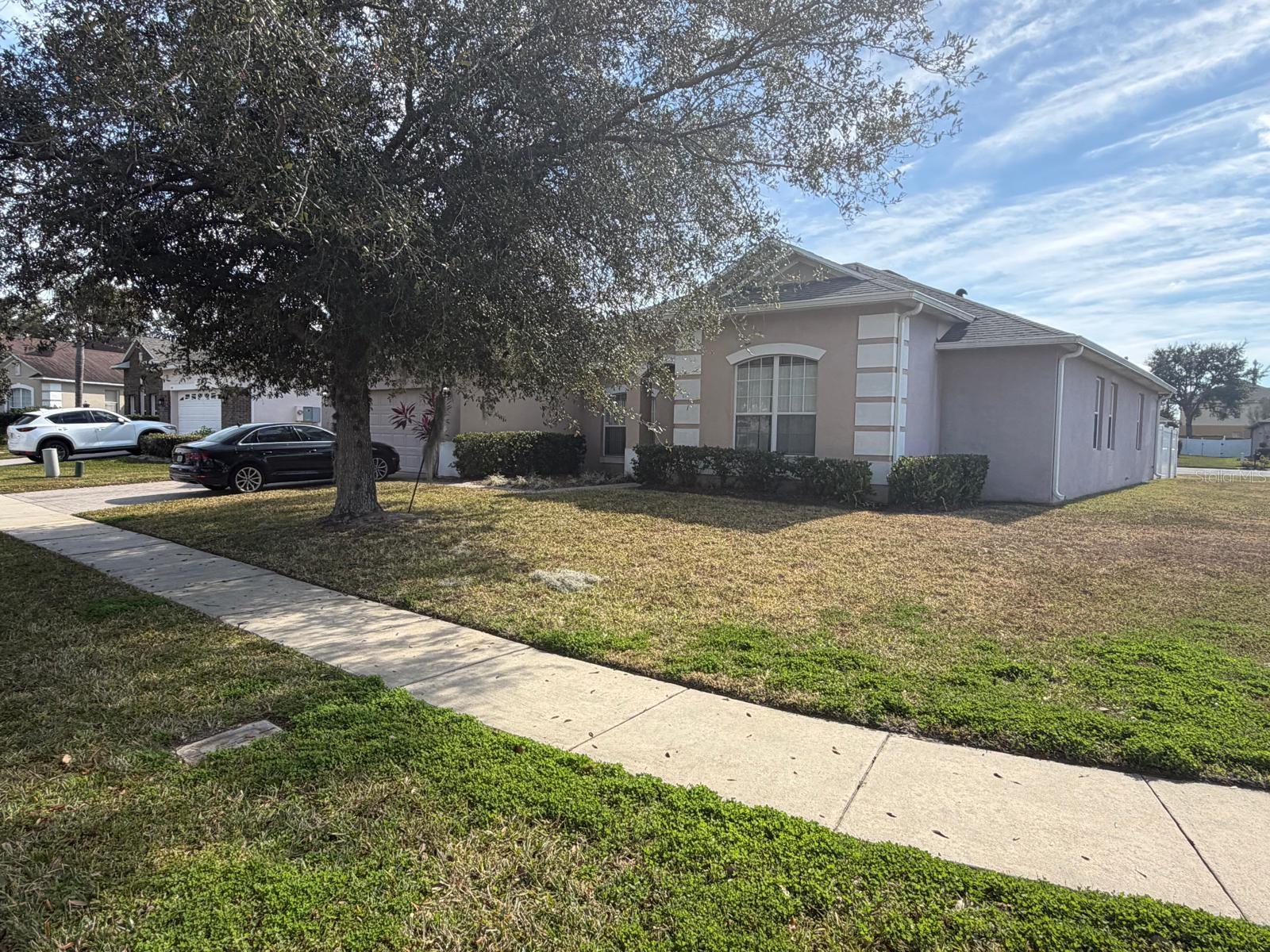 430 Merlot Dr, FL