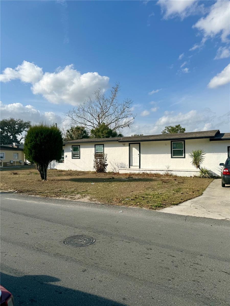 1550 E Bay St, FL