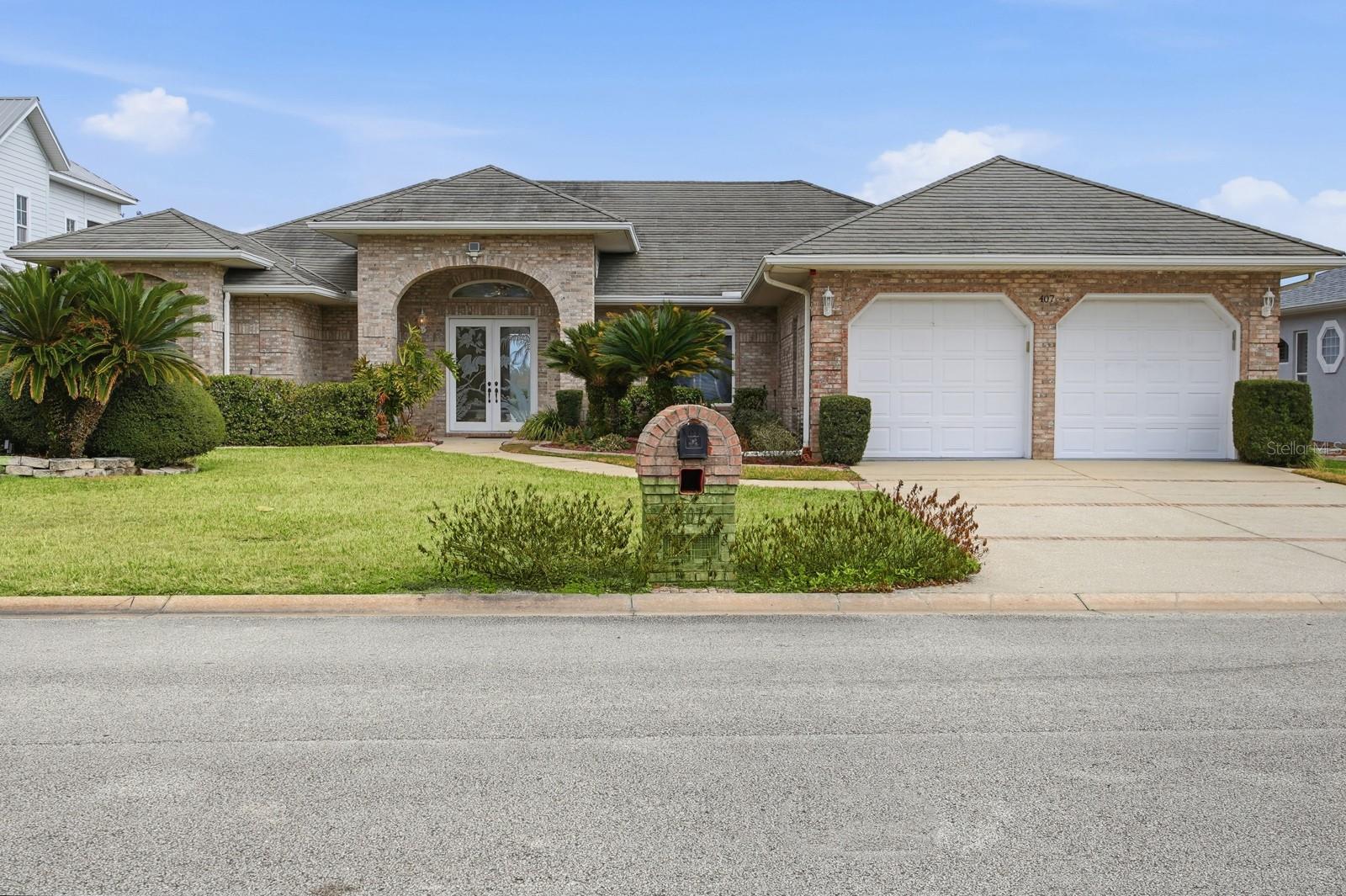 407 Palm Dr, FL