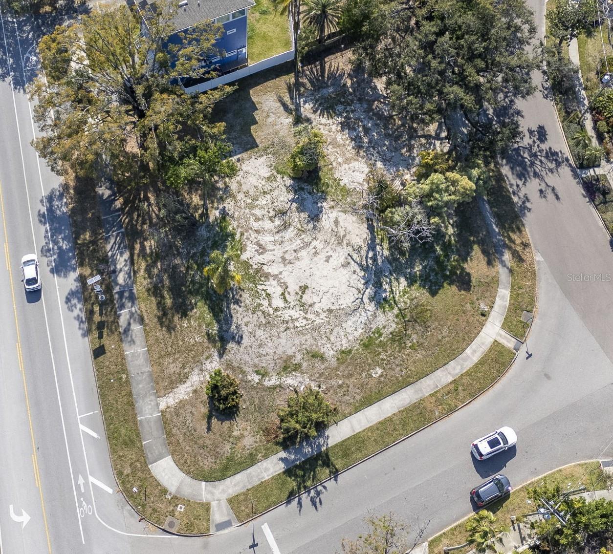 116 W Davis Blvd, FL
