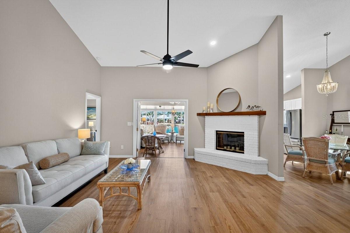701 Pine Shores Circle, FL