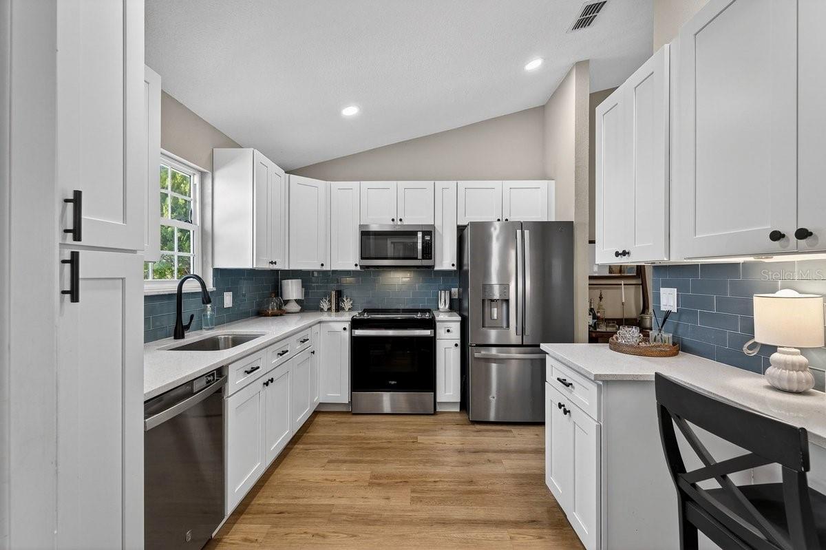 701 Pine Shores Circle, FL