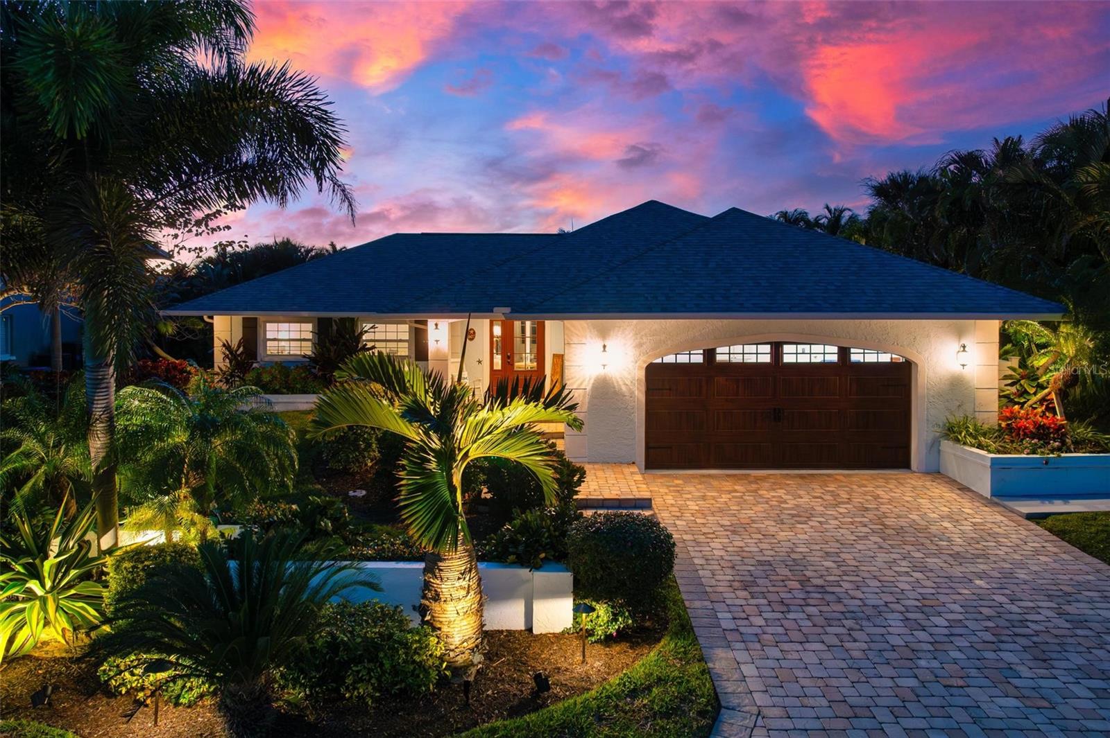 607 North Point Dr, FL